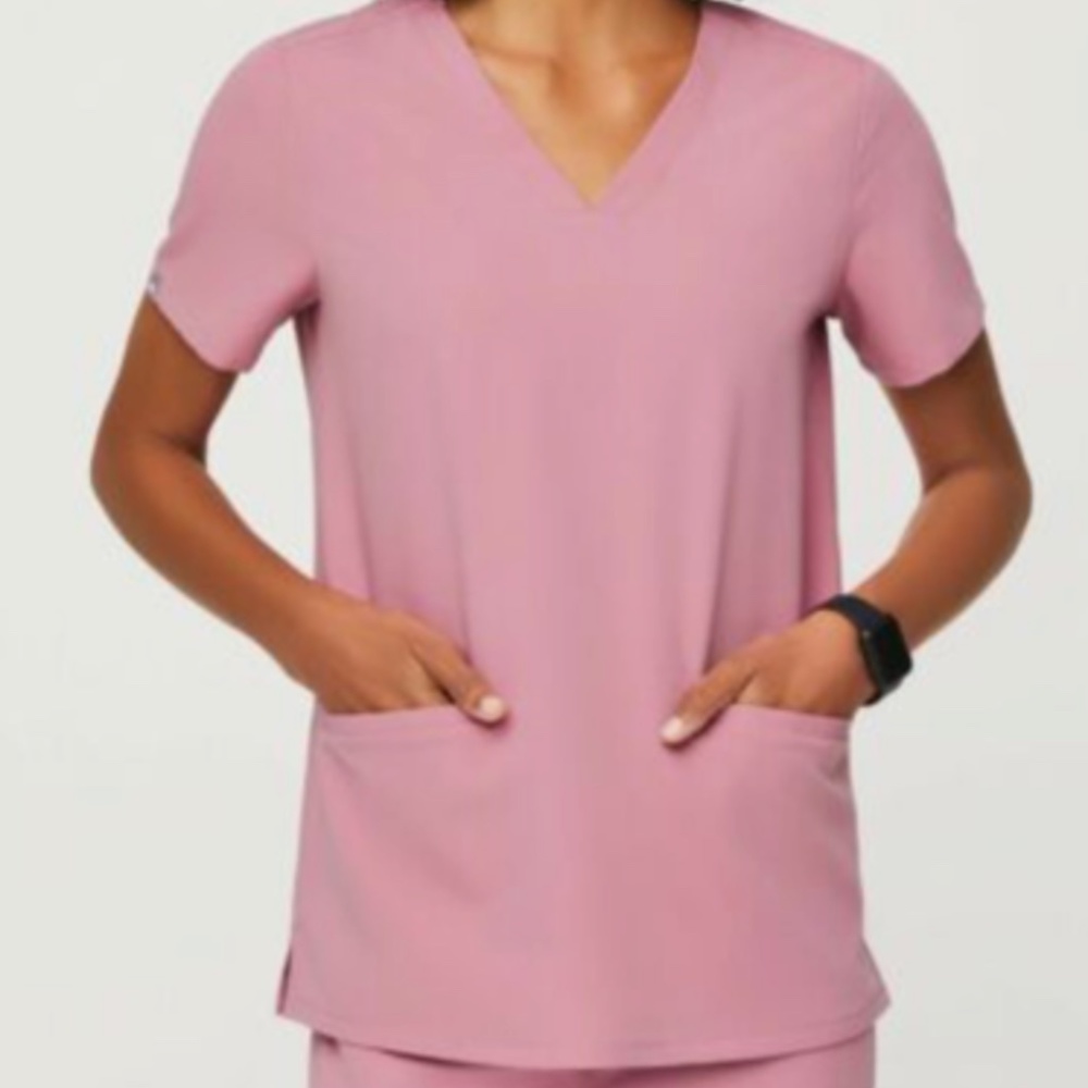 NWT FIGS Chalk Pink- Three Pocket Scrub Top Size XS